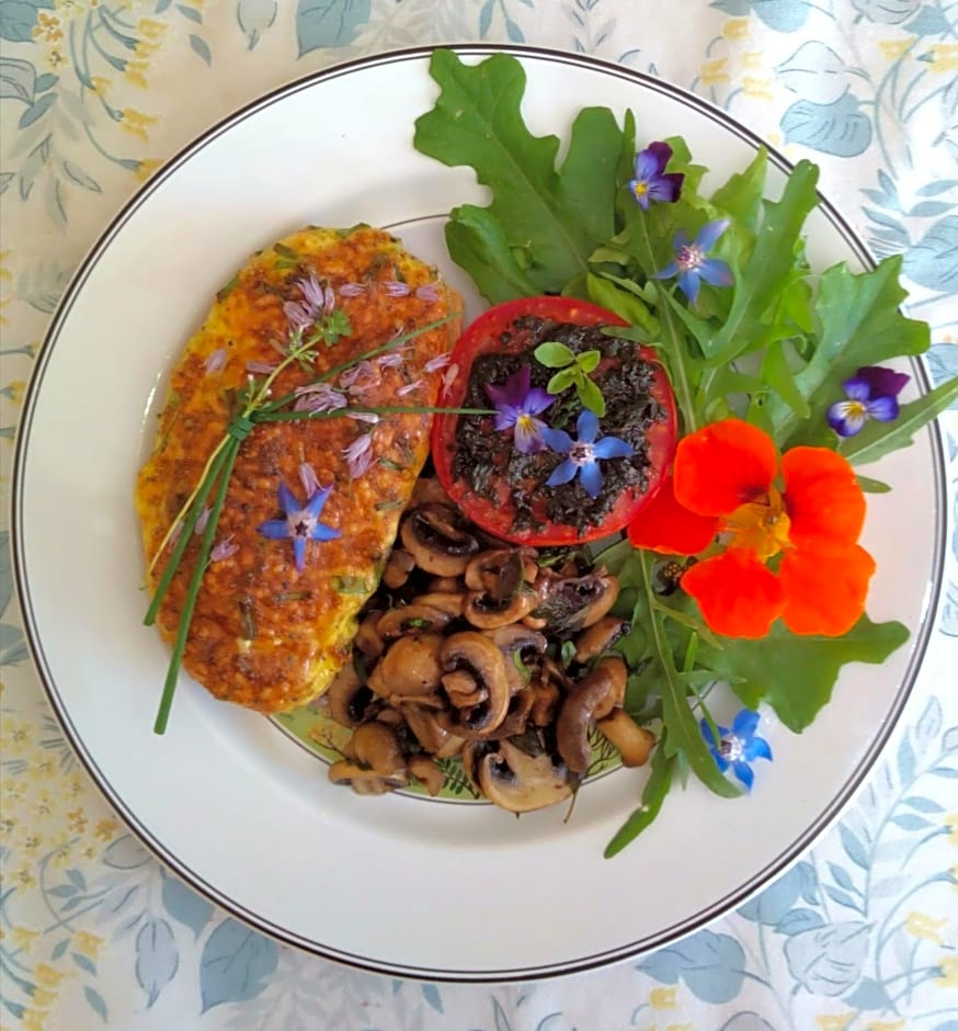 Fleur Bleue & The Timber Frame