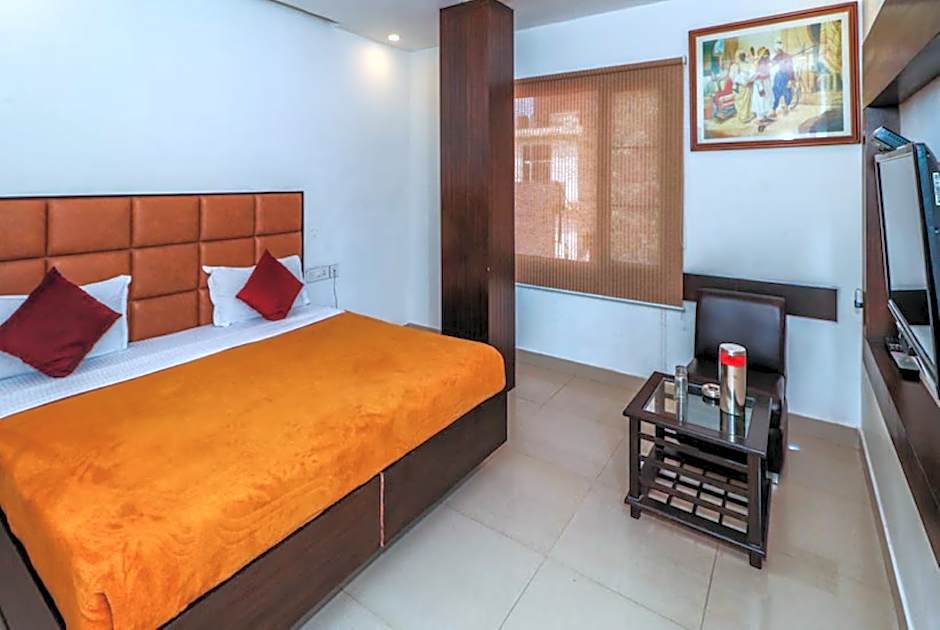 Goroomgo Motel Maurya Chandigarh