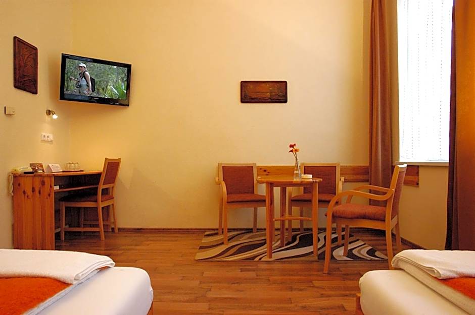 Hotel Manzard Panzio