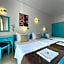 Stratos Hotel