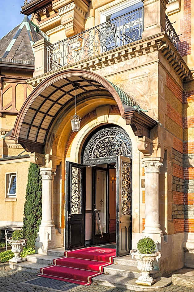 VILLA ROTHSCHILD, AUTOGRAPH COLLECTION