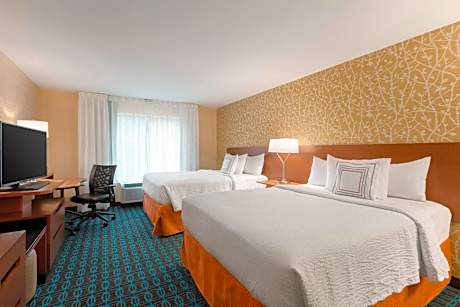 Queen Room with Two Queen Beds - Hearing Accessible