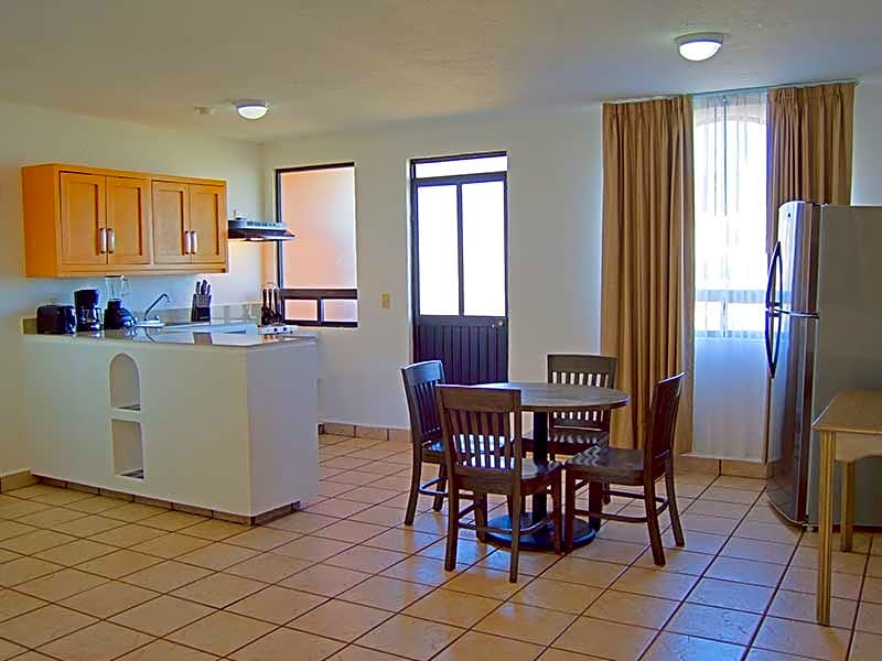 Sunrock Hotel & Suites