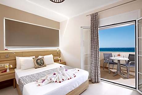Deluxe Double or Twin Room with Sea View