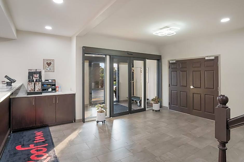 Red Roof Inn & Suites Carrollton, GA - West Georgia