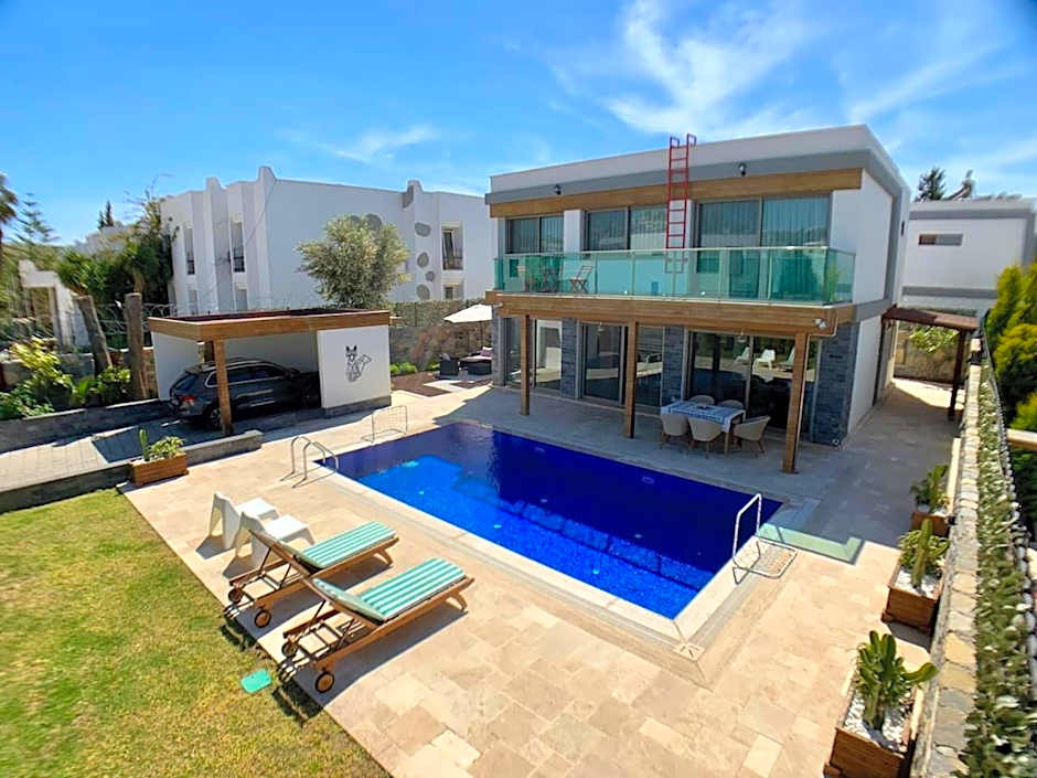 Ultra Luxury Private Villa with Swimming Pool