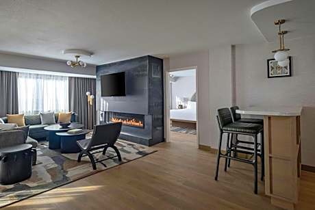 One-Bedroom Presidential Suite - Concierge Lounge Access