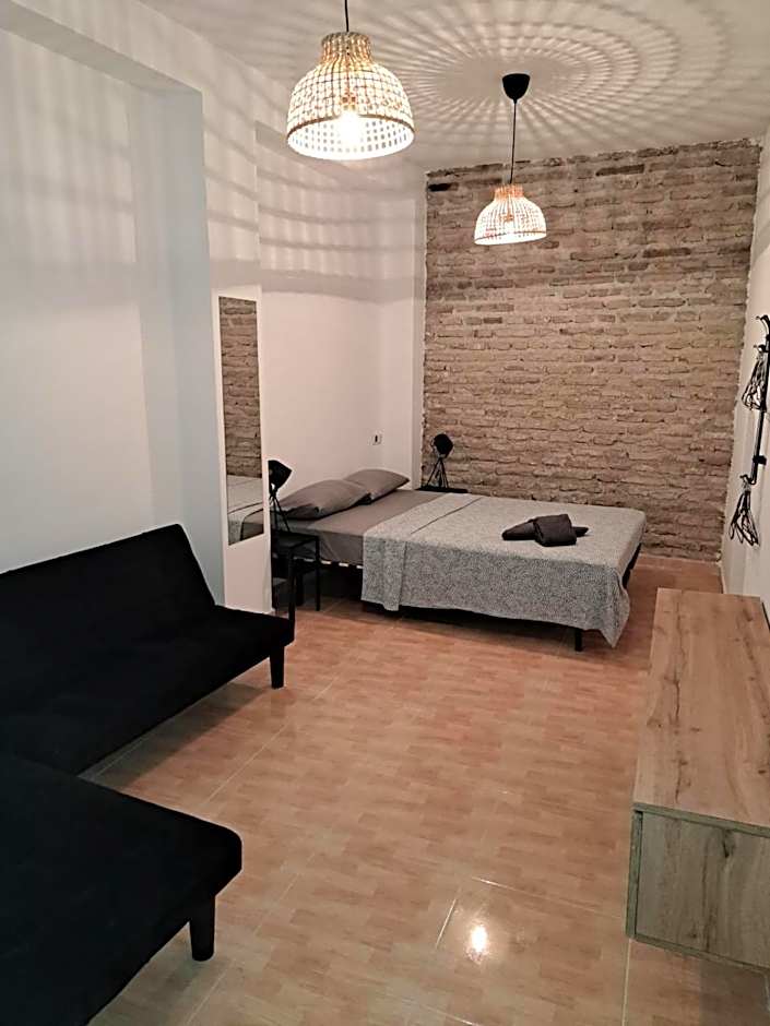 LIAM STUDIO IN SEVILLA CENTRIC