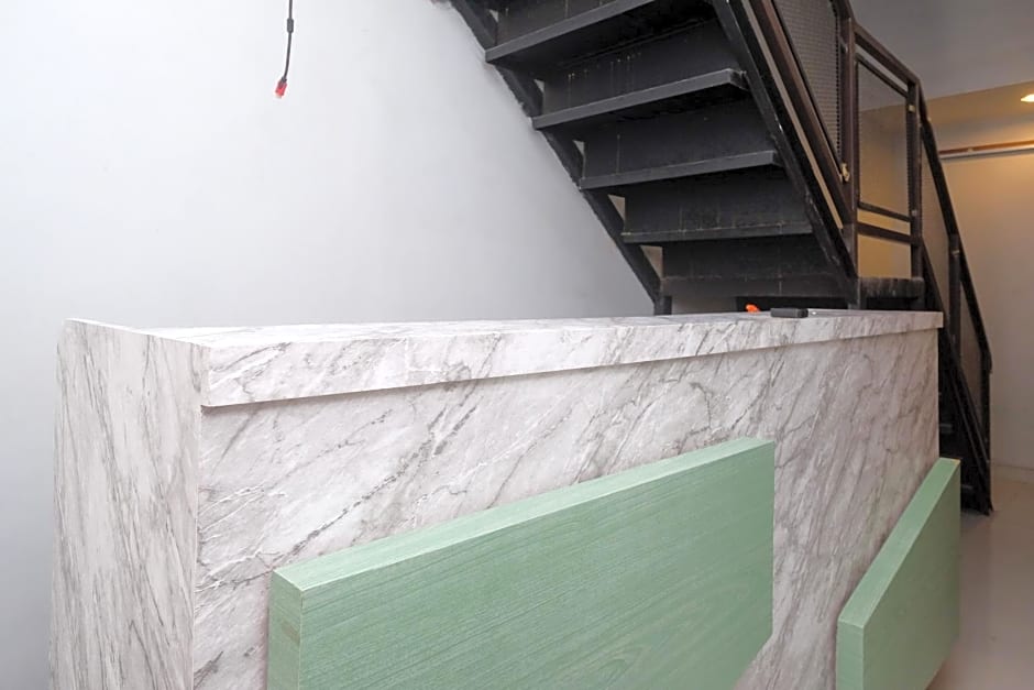 RedDoorz near Tentrem Mall Semarang