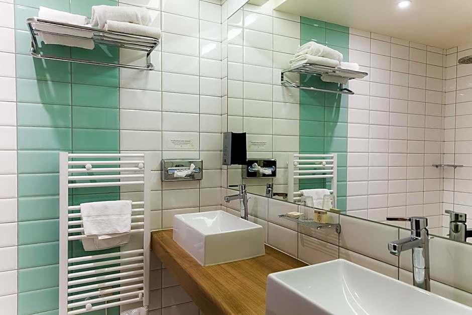 Logis LE RABELAIS Hôtel- Restaurant - SPA