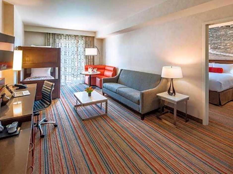 Courtyard by Marriott Anaheim Theme Park Entrance