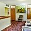 OYO Cameron Historic Hotel Brownsville I-69E