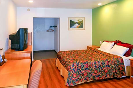 1 Queen Bed, Nonsmoking