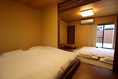 Quadruple Room with Private Bathroom