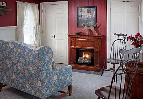 Colonial Inn