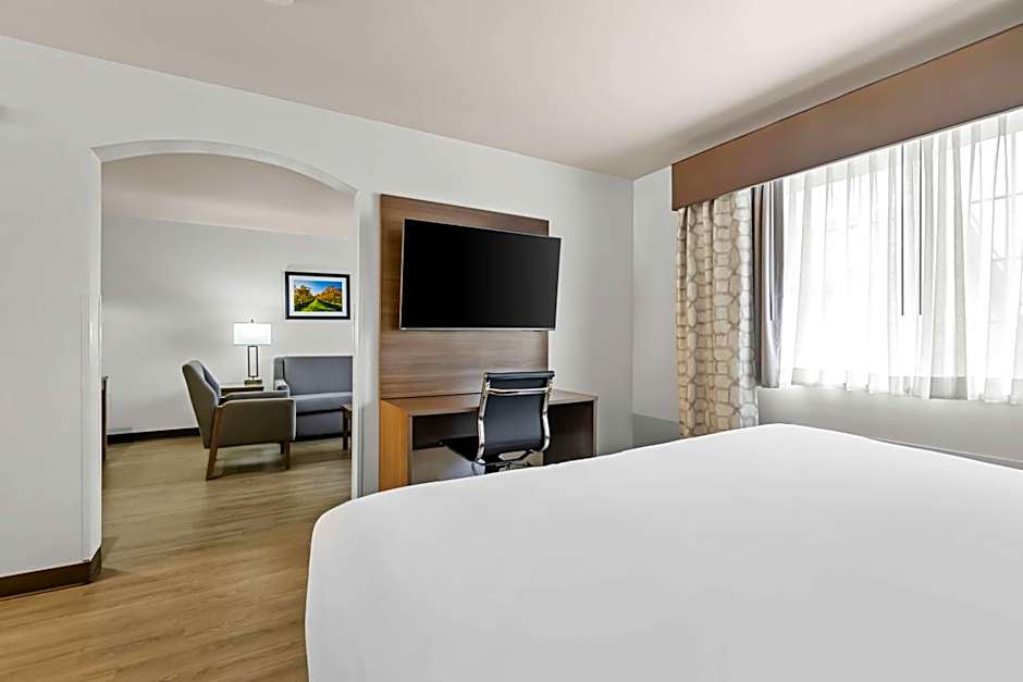 Best Western Plus Caldwell Inn & Suites