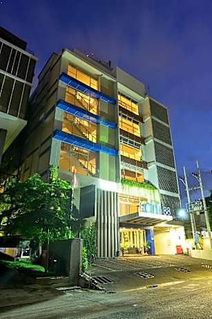 Hotel 88 Embong Kenongo by WH