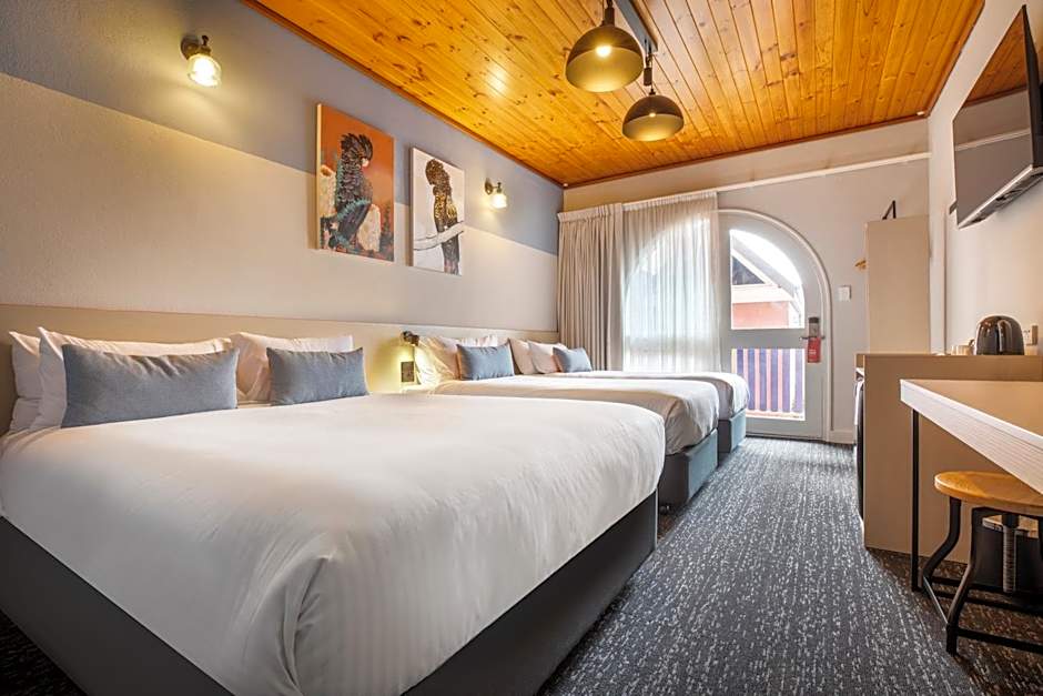 Nightcap at Federal Hotel Mt Gambier