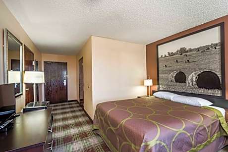 Queen Room - Disability Access/Non-Smoking