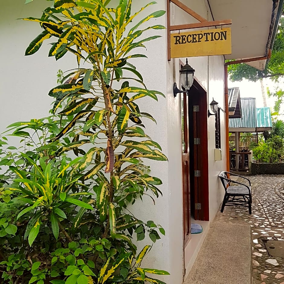 Golden Monkey Beach Hotel