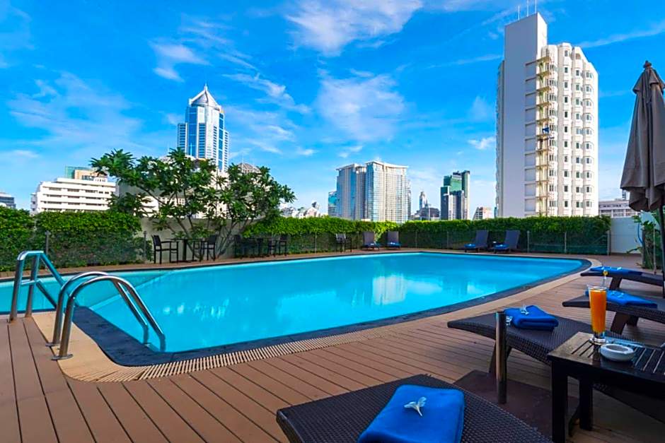 Lohas Residences Sukhumvit (SHA Plus)