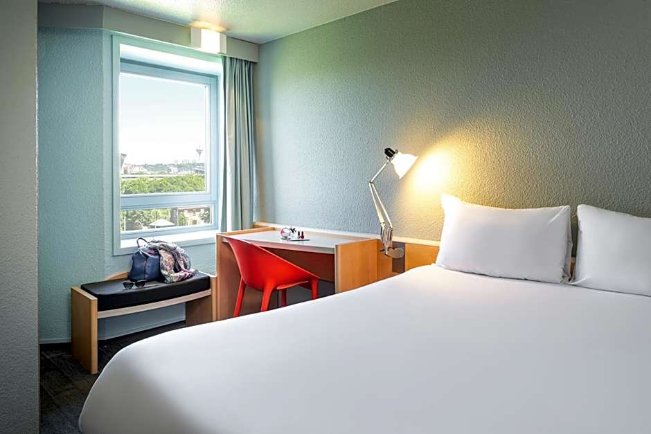 Ibis Paris La Villette Cite Des Sciences 19Eme