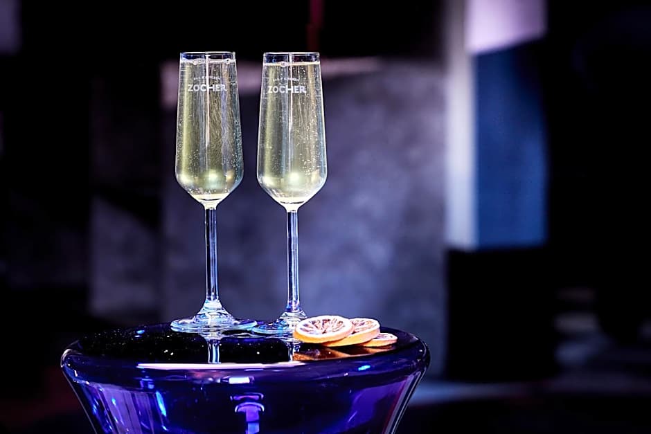 Carlton Square Hotel