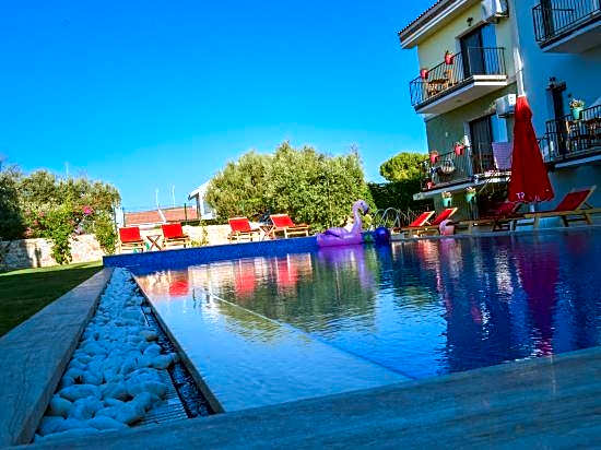Karyada Hotel