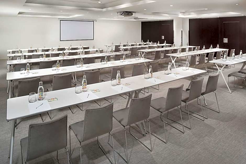 ME Madrid Reina Victoria