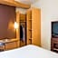ibis Paris Pont de Suresnes