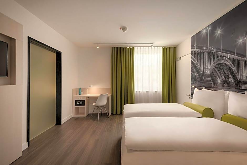 Super 8 by Wyndham Mainz Zollhafen