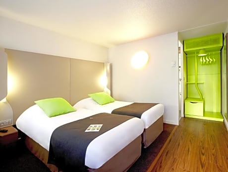 3 Single Beds for 3 persons