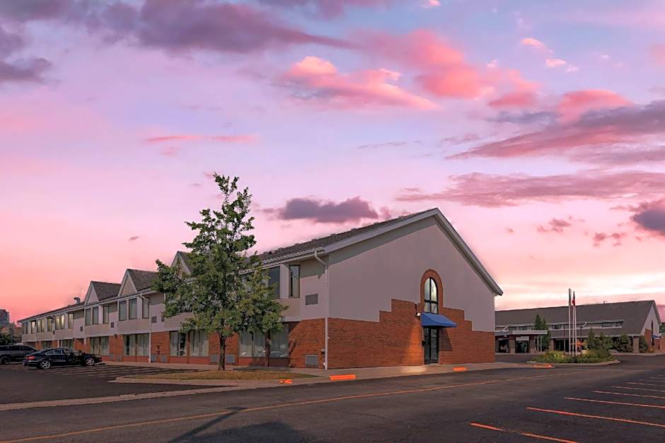 Quality Inn & Suites Brampton