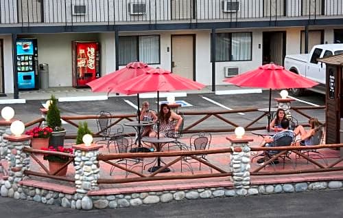 Gateway Inn And Suites