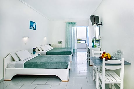 Superior Double Room with Sea View (3 adults + 1 child)