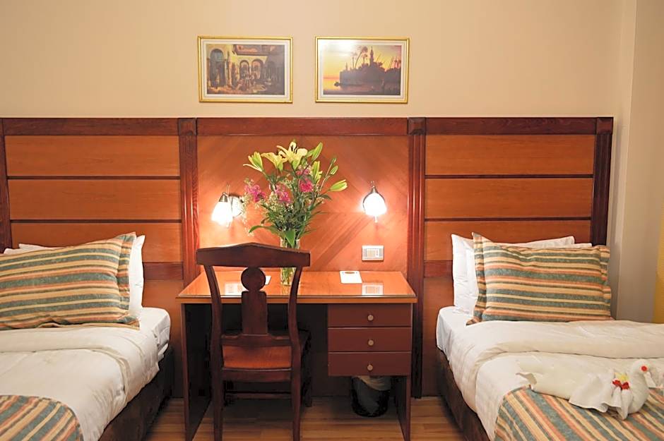 Comfort Hotel Suites