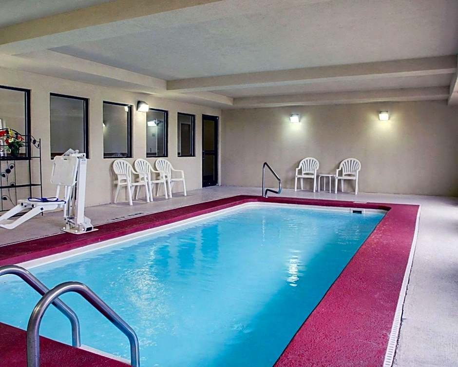 Columbia Inn & Suites