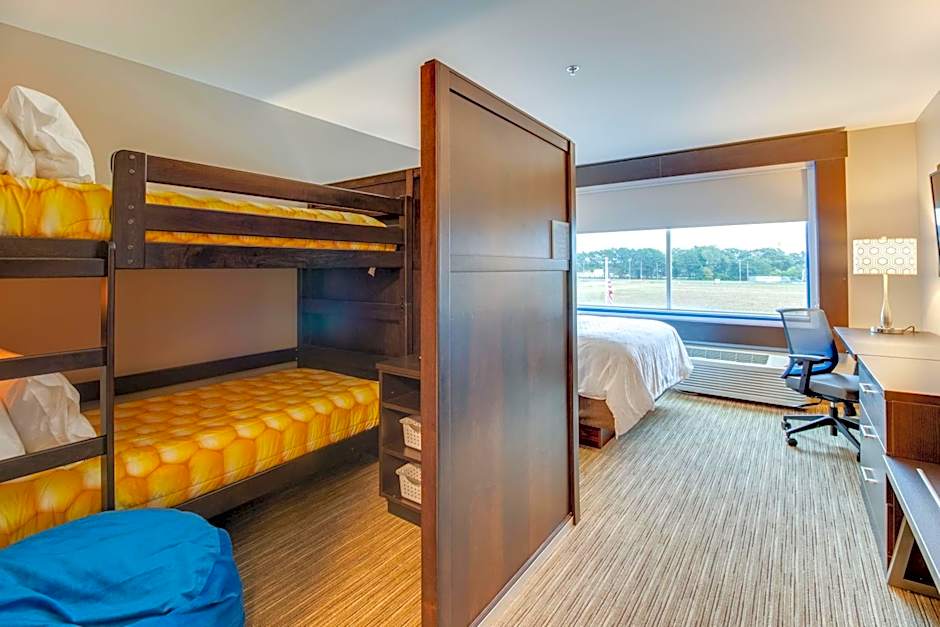 Holiday Inn Express & Suites Union City By IHG