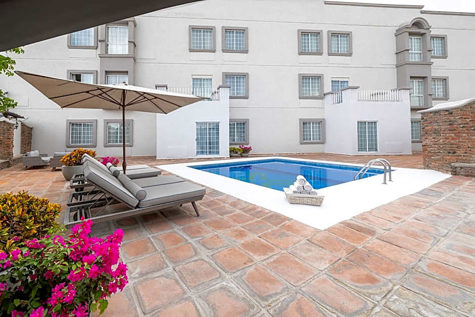 Hotel Suites México Plaza León Campestre