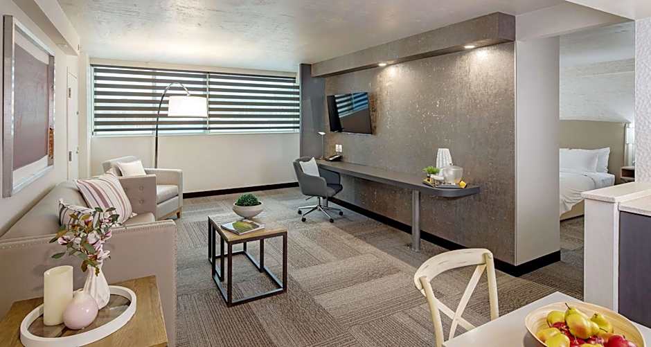 The Rushmore Hotel & Suites; BW Premier Collection