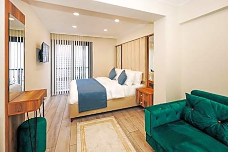 Deluxe Double Room with Balcony