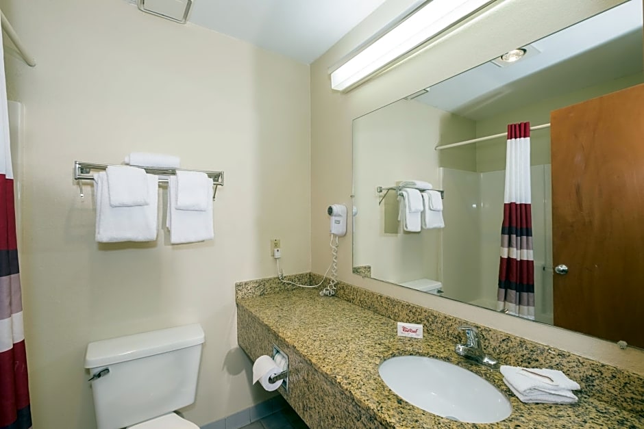 Red Roof Inn & Suites Middletown-Franklin