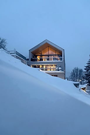 Omaela Apartments