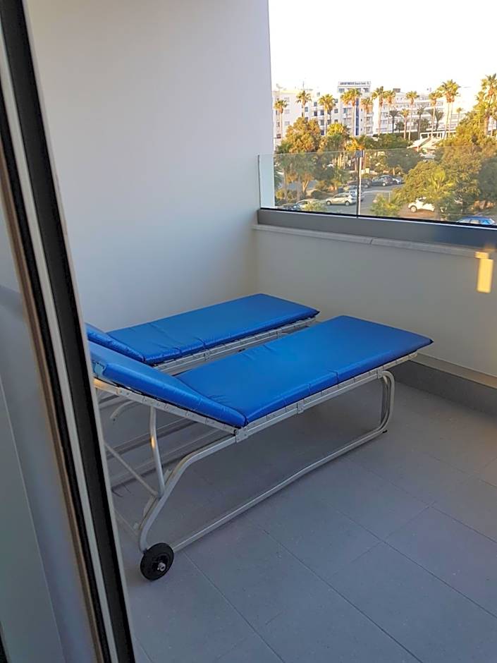 Christopher's Sandy Beach Suites