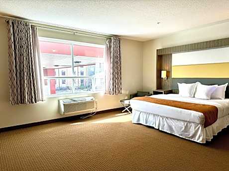 Studio with Spa Bath