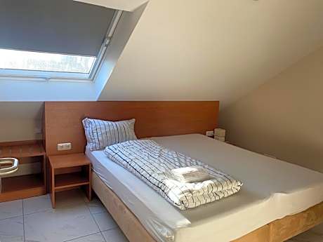 Twin Room with Private Bathroom
