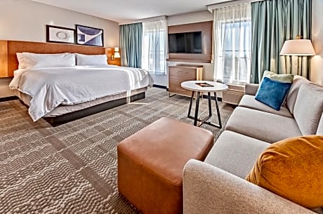 1 King Bed Studio Suite Full Kitchen