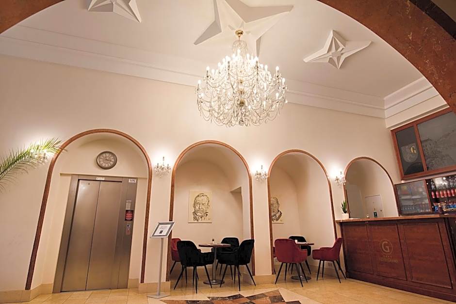 Hotel Grand