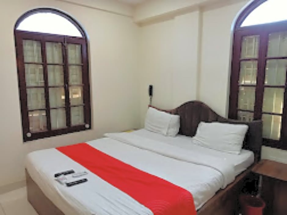 Goroomgo Jheel Mahal New Town West Bengal