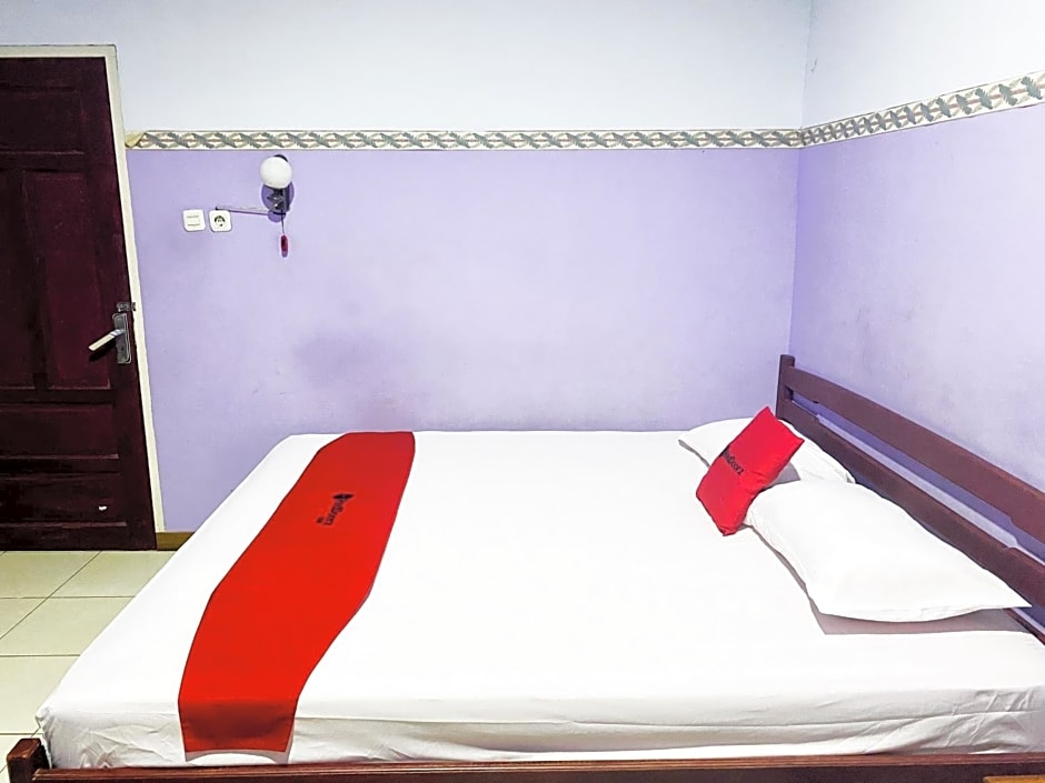 RedDoorz near Terminal Dangerakko Palopo